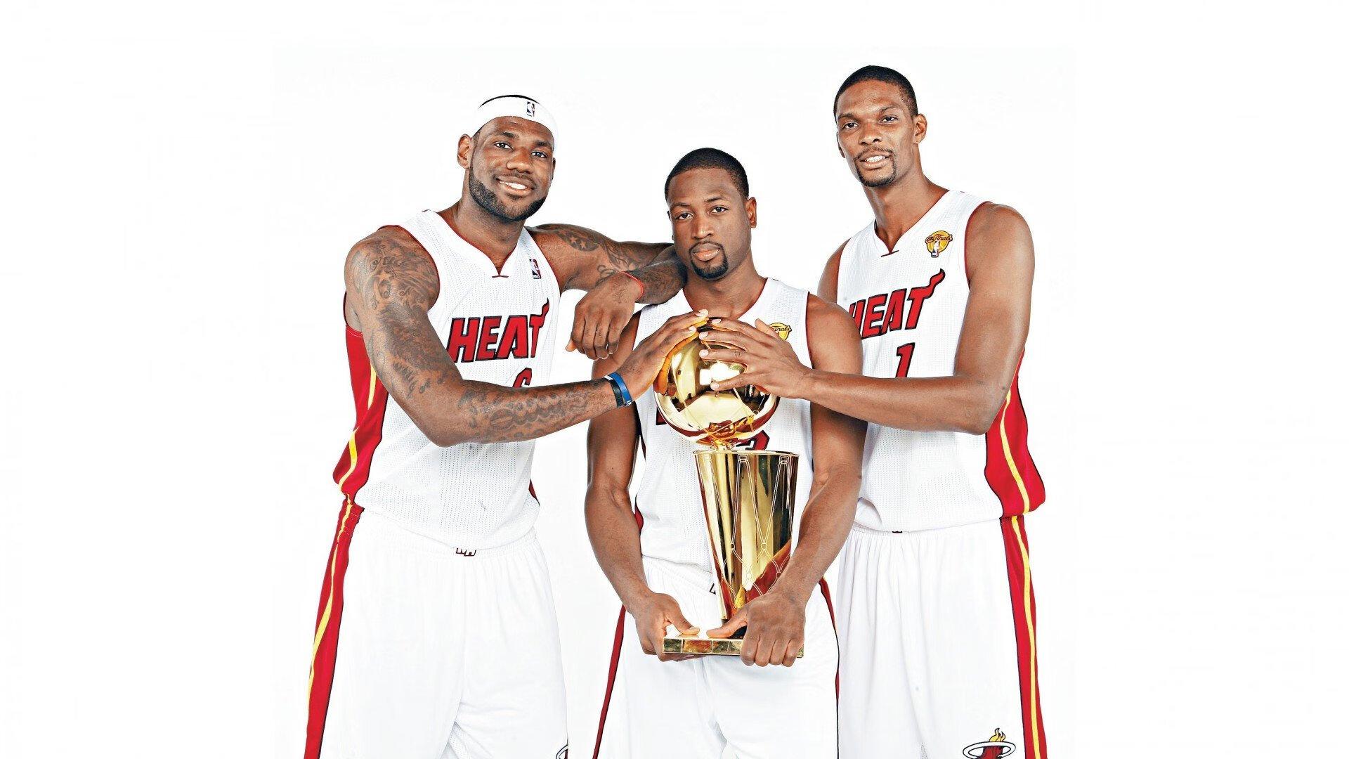 金州勇士交易拉塞尔获C-评级 灰熊操作获A级评价引热议